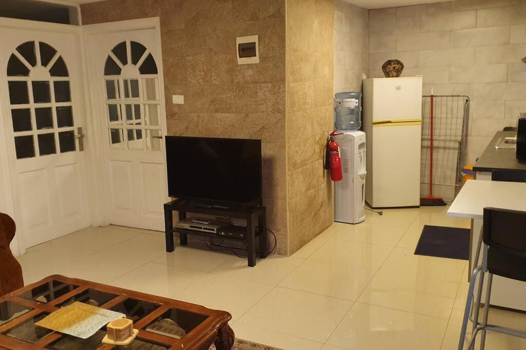 'C' Dazzling Modern 2 Bdrm Apt In Khalda Free Wifi 암만 외부 사진